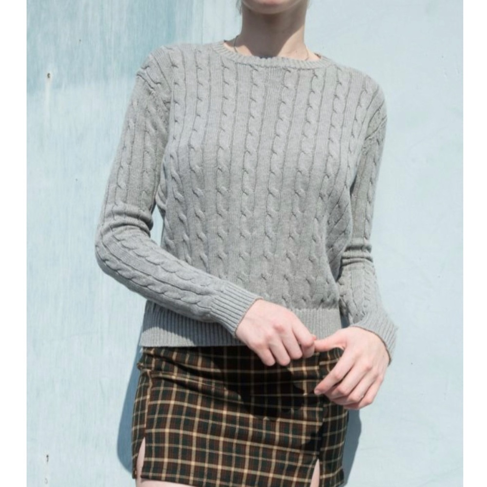 ⭐️BRANDY MELVILLE GREY KNITTED SWEATER - Picture 1 of 12